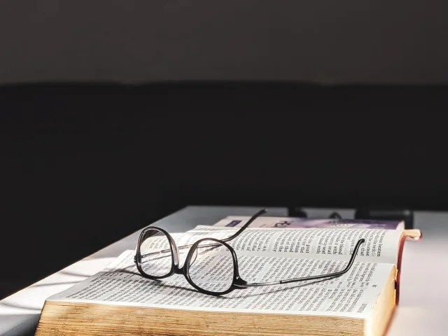 Gafas ámbar y rojas para dormir